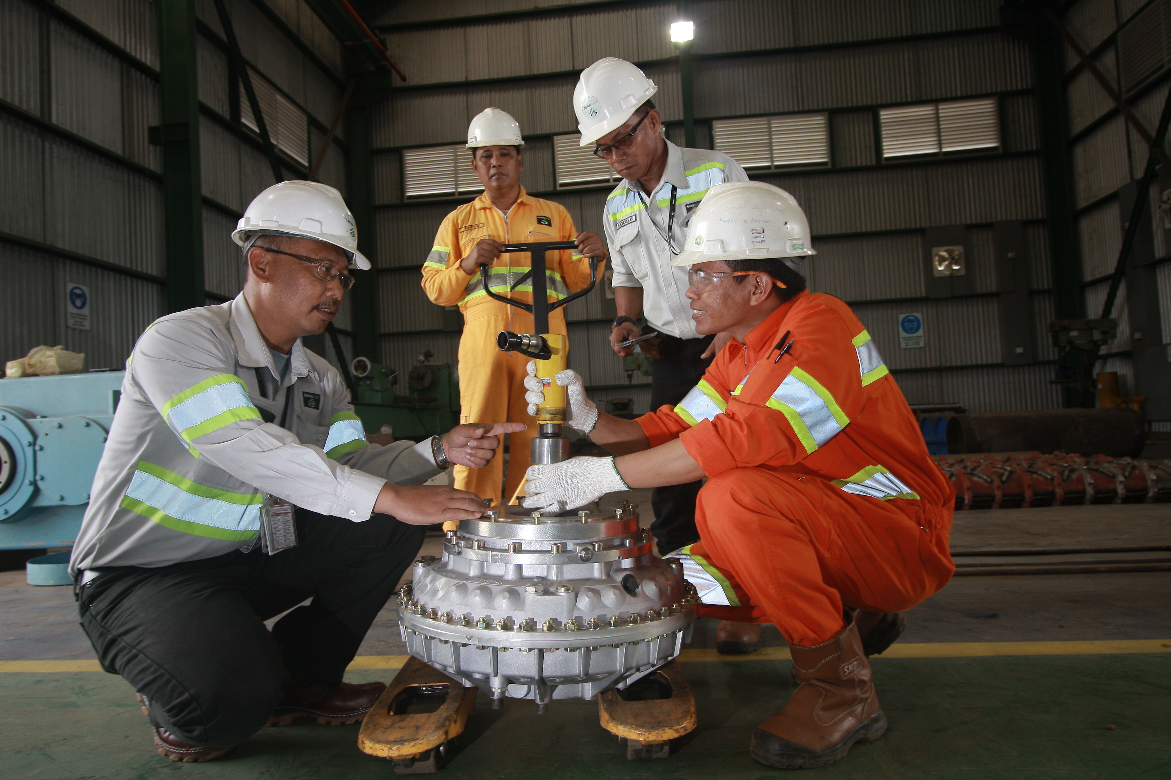 PENGAWAS dan PEKERJA PLANT
